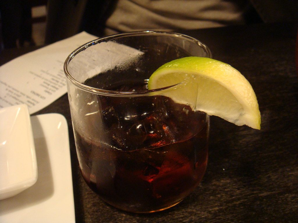 Indulge In Dark Rum: Uncover the Summer Cocktails of Choice