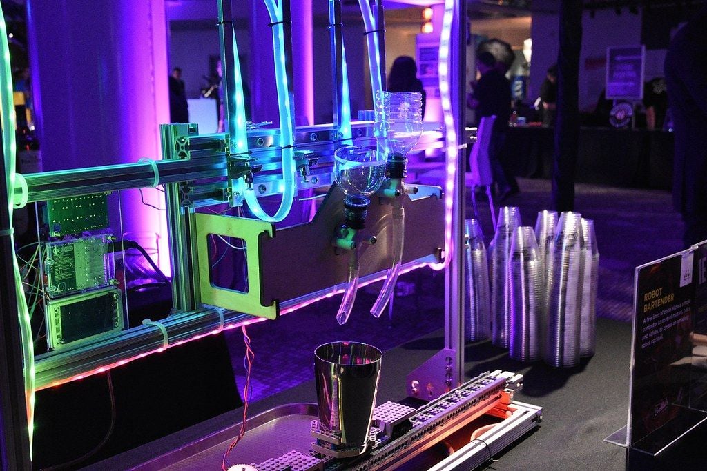 The Future of Hospitality: A Blend of High-Tech and High-Touch