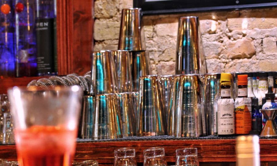 The Wave of Minimalism Transforming the Bartending Industry