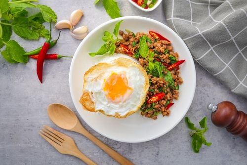 Dazzle Your Taste-Buds: An Exotic Thai-Inspired Chicken Basil Stir-Fry